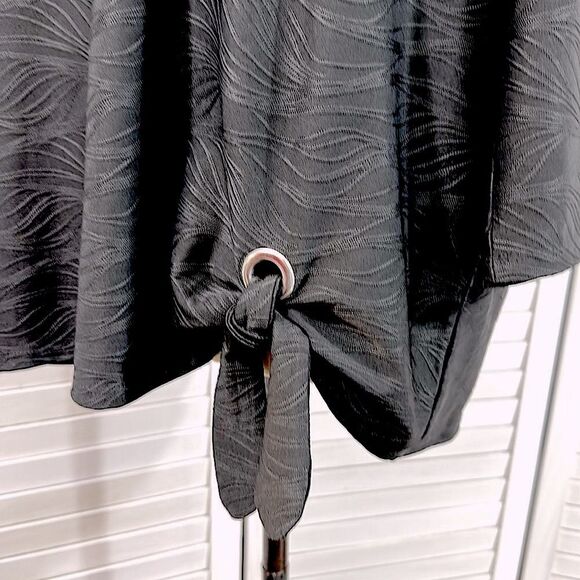 Chico’s Easywear Top Size 2 (12) Gray Textured Fabric - Picture 7 of 15